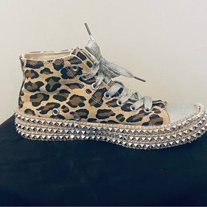 Fashion Classic Leopard Print Semi High Top Sneaker. Size 7.